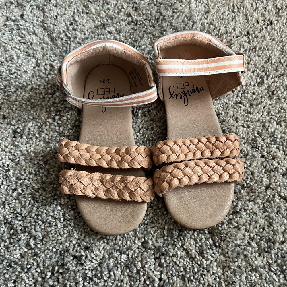 Monkey Feet leather sandals